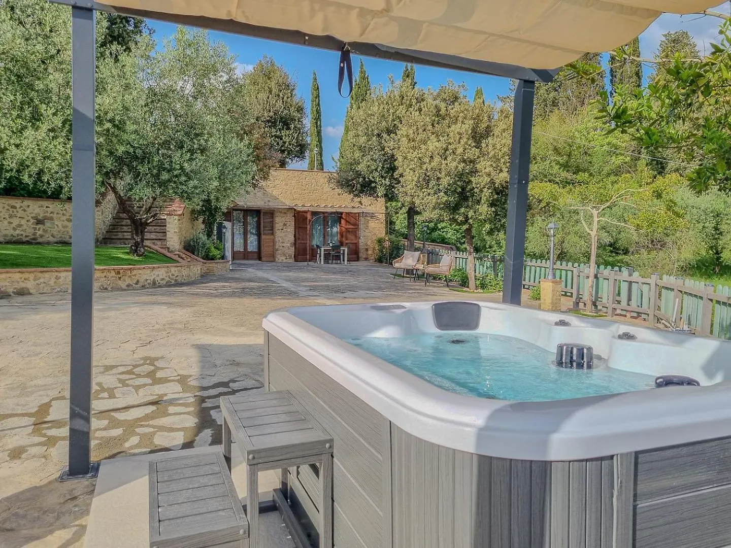 Casa Iris - Home In The Heart Of Tuscany & Jacuzzi Bibbiano  Italy